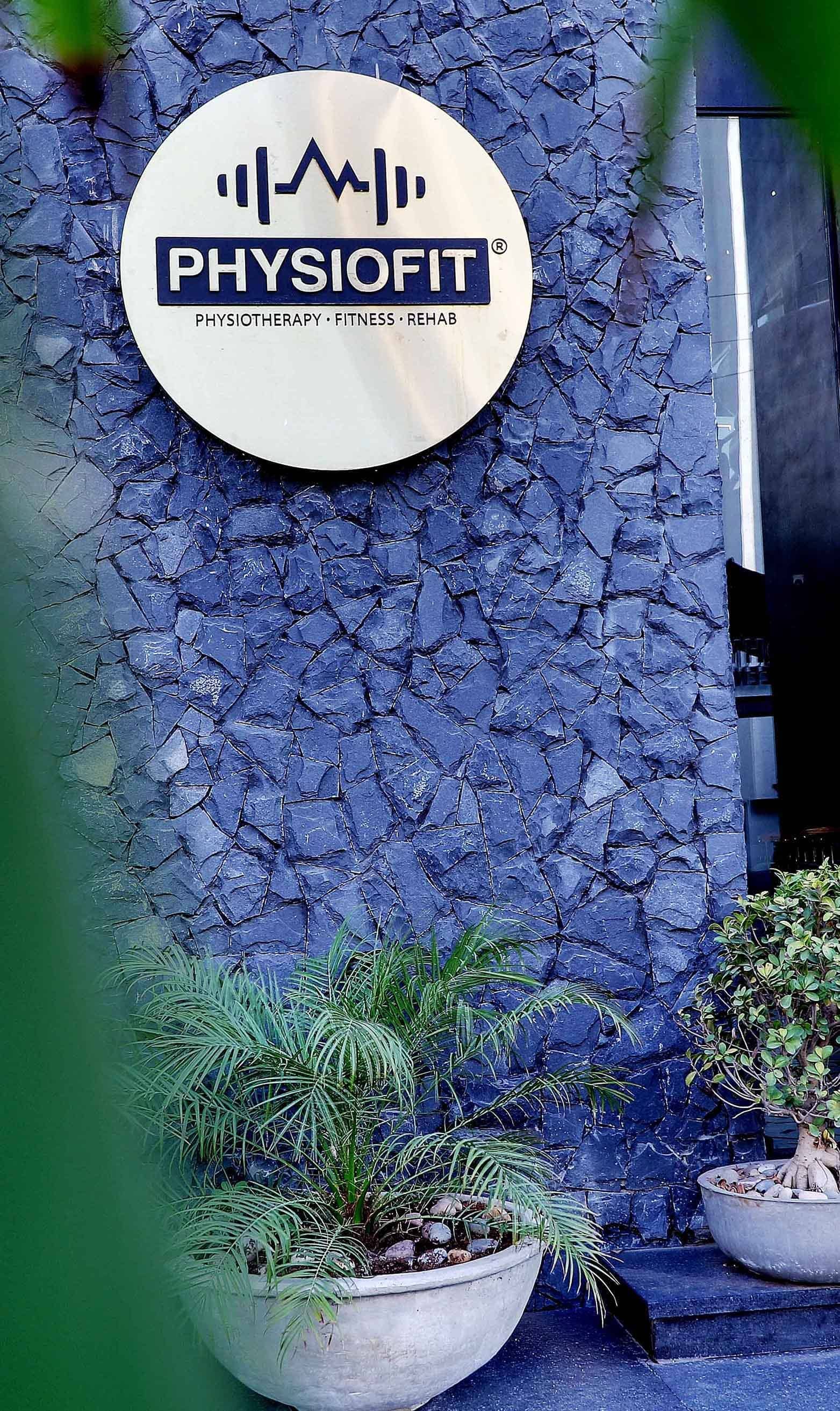 Robotic Neuro Rehab Resort Building Mobile